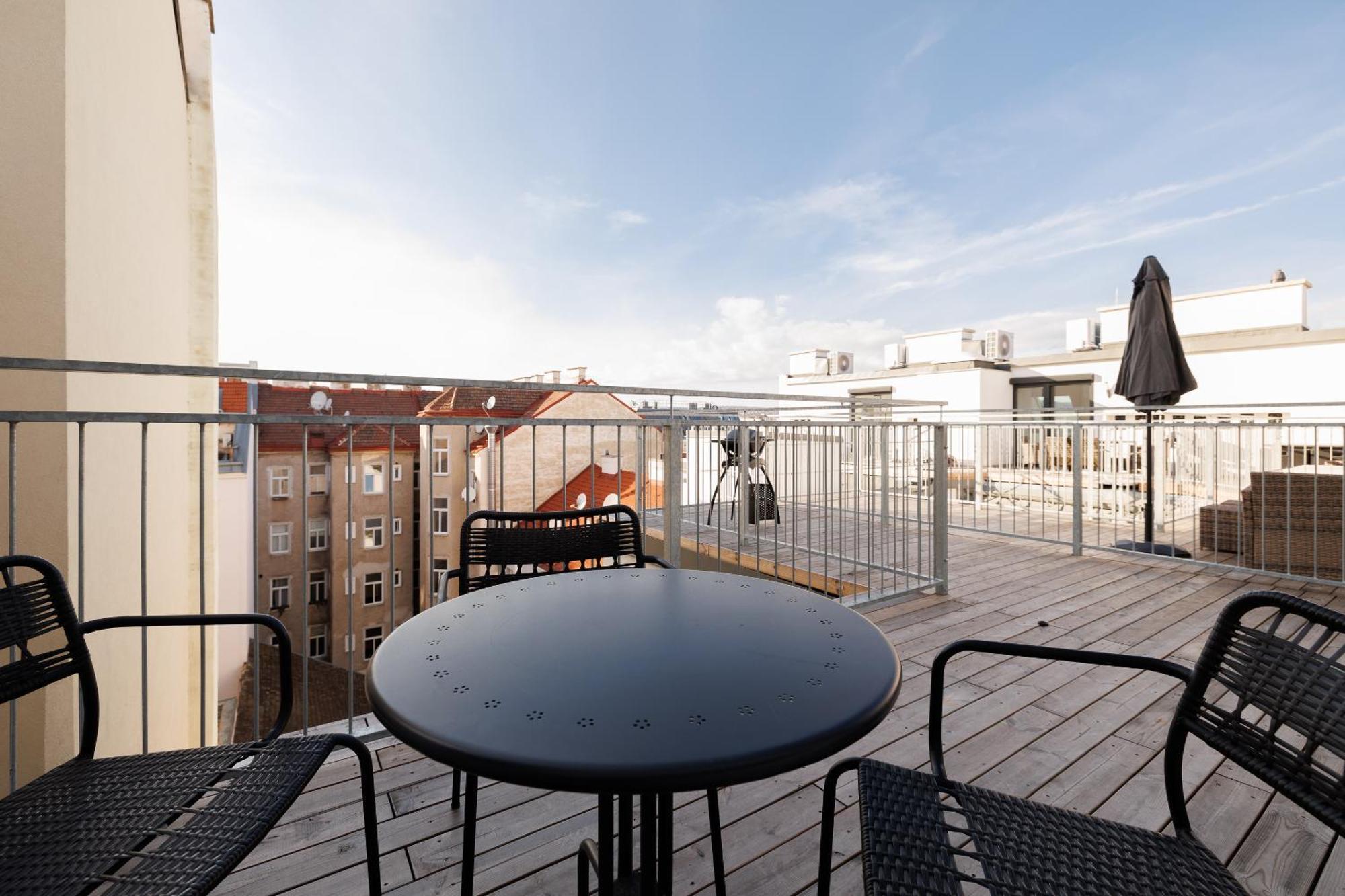 Symphony Apartments 42 - Modern Loft With Terrace And Grill In Central Location Vienna Esterno foto