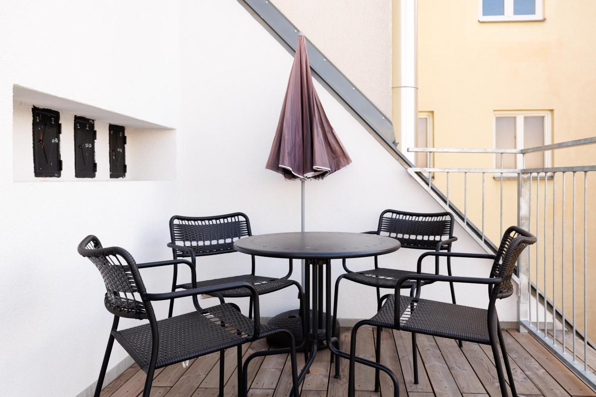 Symphony Apartments 42 - Modern Loft With Terrace And Grill In Central Location Vienna Esterno foto